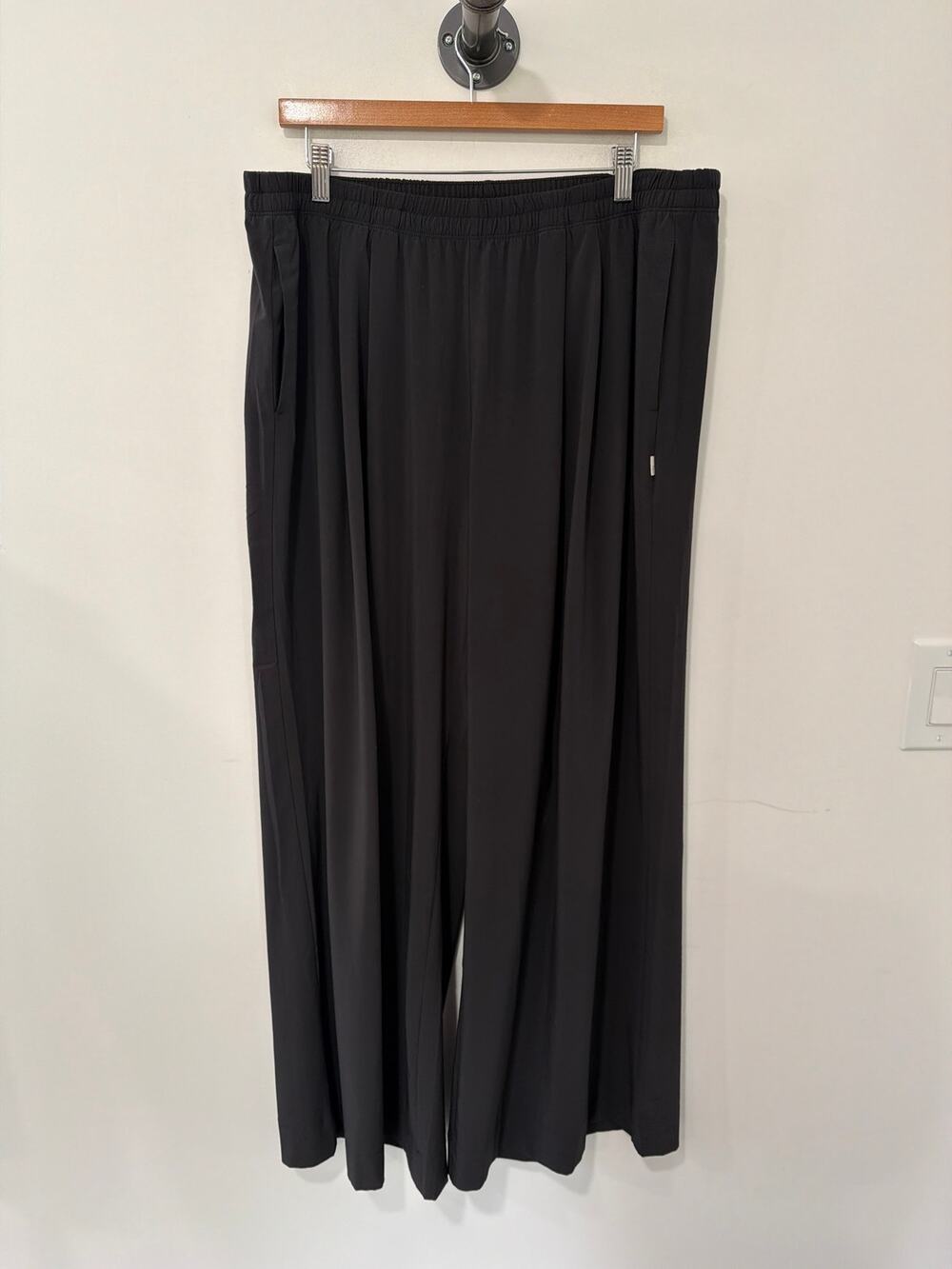 Vuori Wide Leg Sweatpants Black Size XL